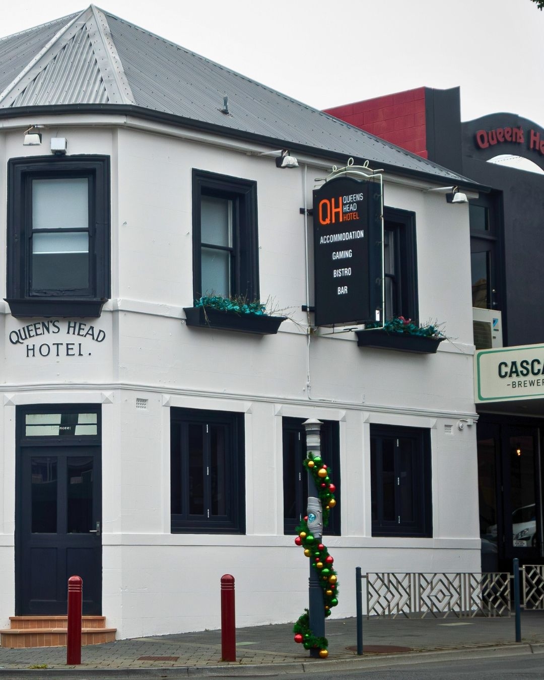 Queens Head Hotel